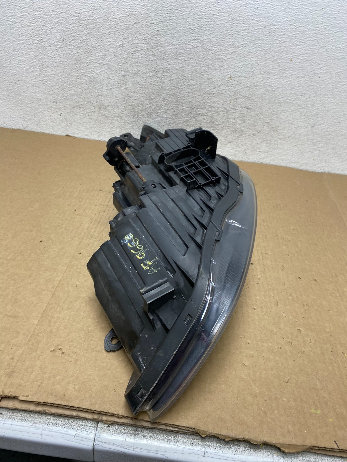 2011 2012 2013 Hyundai Elantra Right Passenger Headlight AF9660 DW8