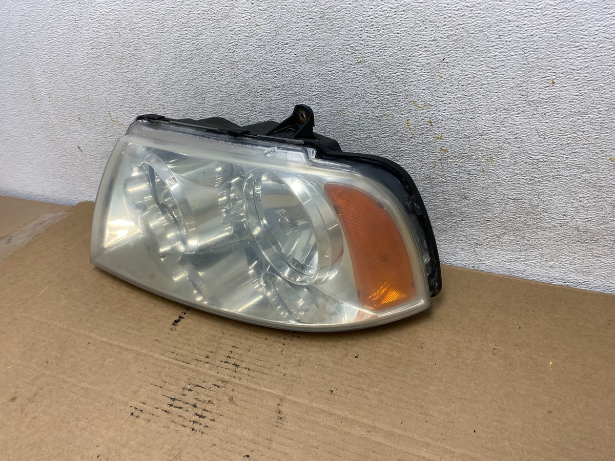 Xenon 2003-2006 Lincoln Navigator Left Driver Side Headlight AH4003 DW2