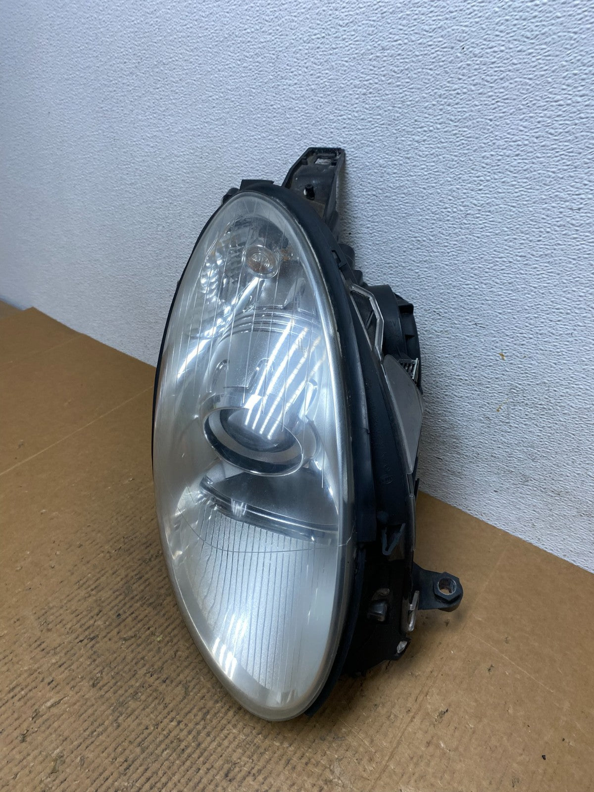 Halogen 2006 2010 Mercedes W251 R-Class Right Passenger Headlight AE1379 DW1