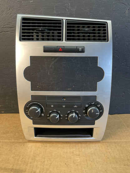 2005 - 2007 Dodge Charger Dash Climate Temperature Control Radio Bezel AC5197 DG0