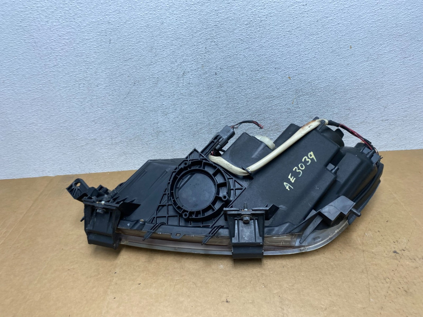 Halogen 2007 to 2009 Mazda CX-7 Right Passenger RH Side Headlight AE3039 DW6