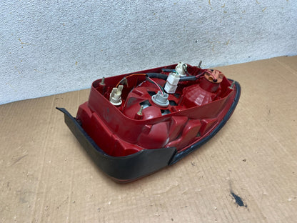 2002 - 2005 Hyundai Sonata Right Passenger RH Side Tail Light AI8468 LK7