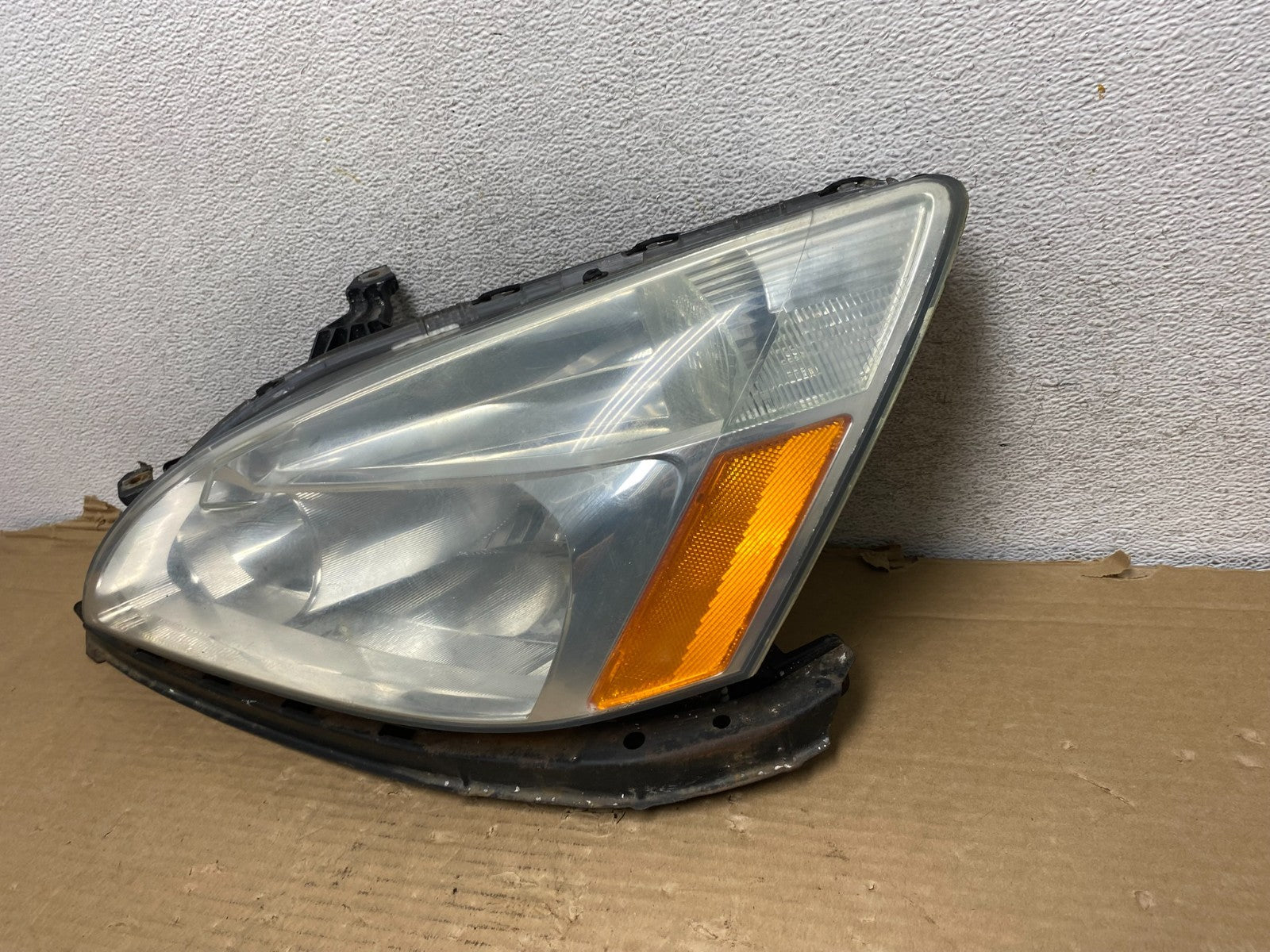 2003 - 2007 Honda Accord Left Driver LH Halogen Headlight AG9246 DW2