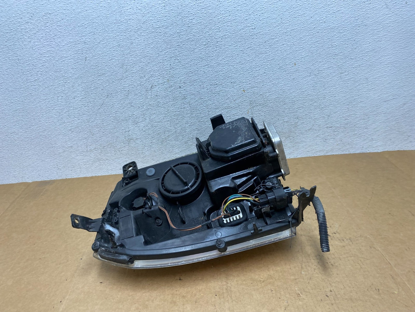 2007 - 2014 Cadillac Escalade Left Driver LH Side Xenon HID Headlight AE3042 DW6