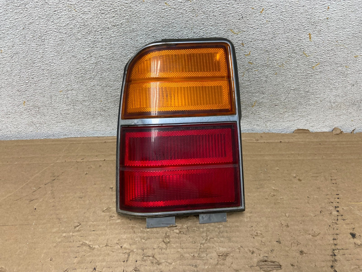 1986 Oldsmobile Delta 88 Eighty Eight Left Driver LH Side Tail Light ah9206 DG0