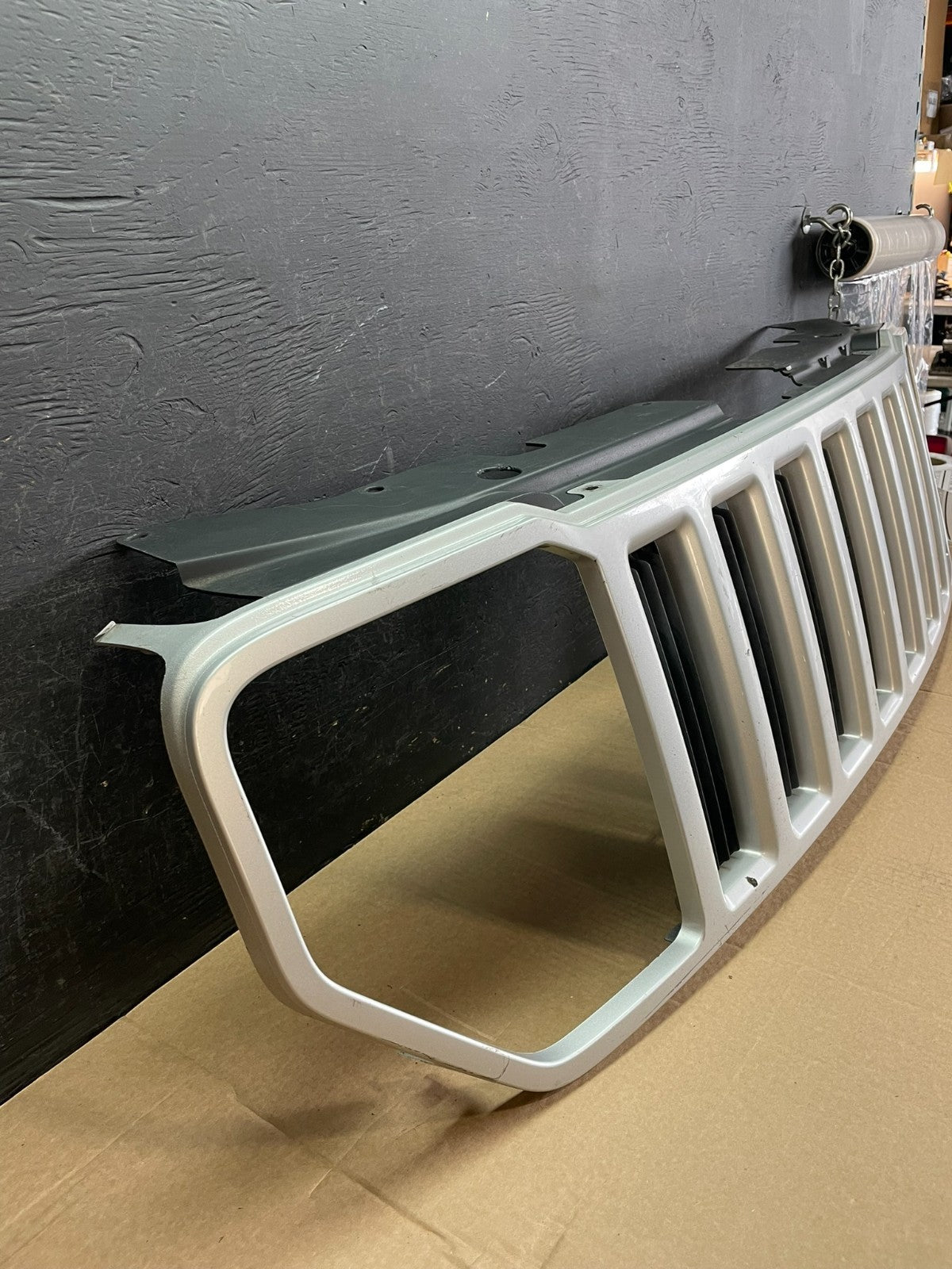 2008 2009 2010 2011 2012 Jeep Liberty Front Upper Grill Grille AF5205 DG1