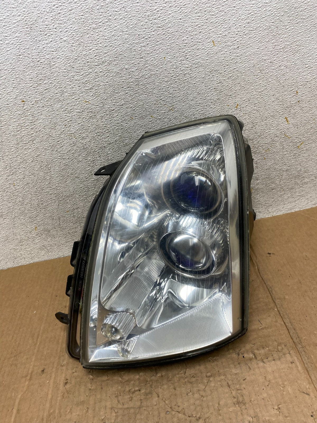 2005 to 2011 Cadillac STS Left Driver LH Side Xenon Headlight AI5613 DW0