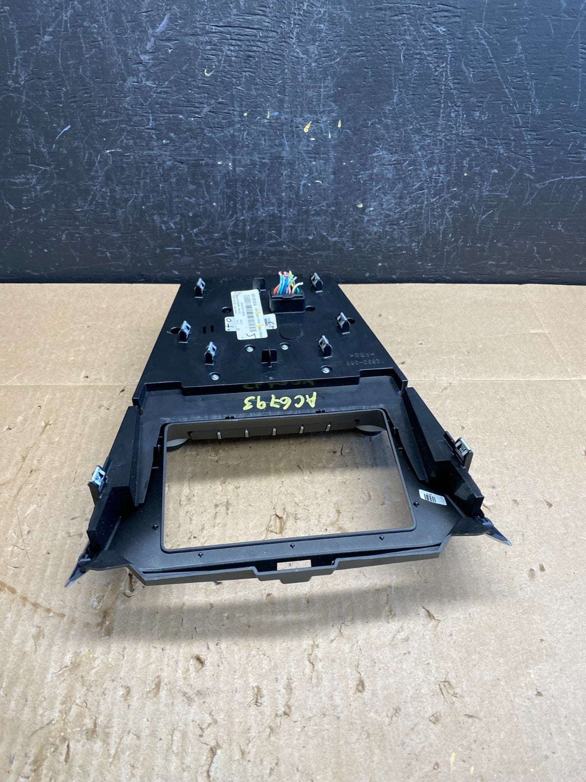 2012-2015 Chevy Equinox Terrain Radio Face Climate Control Panel Bezel AC6793 DG4