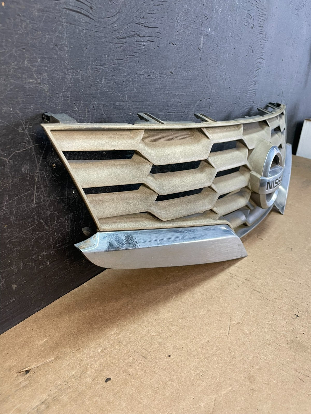 2008 to 2009 Nissan Altima Coupe Front Upper Grill Grille AD5519 DG2