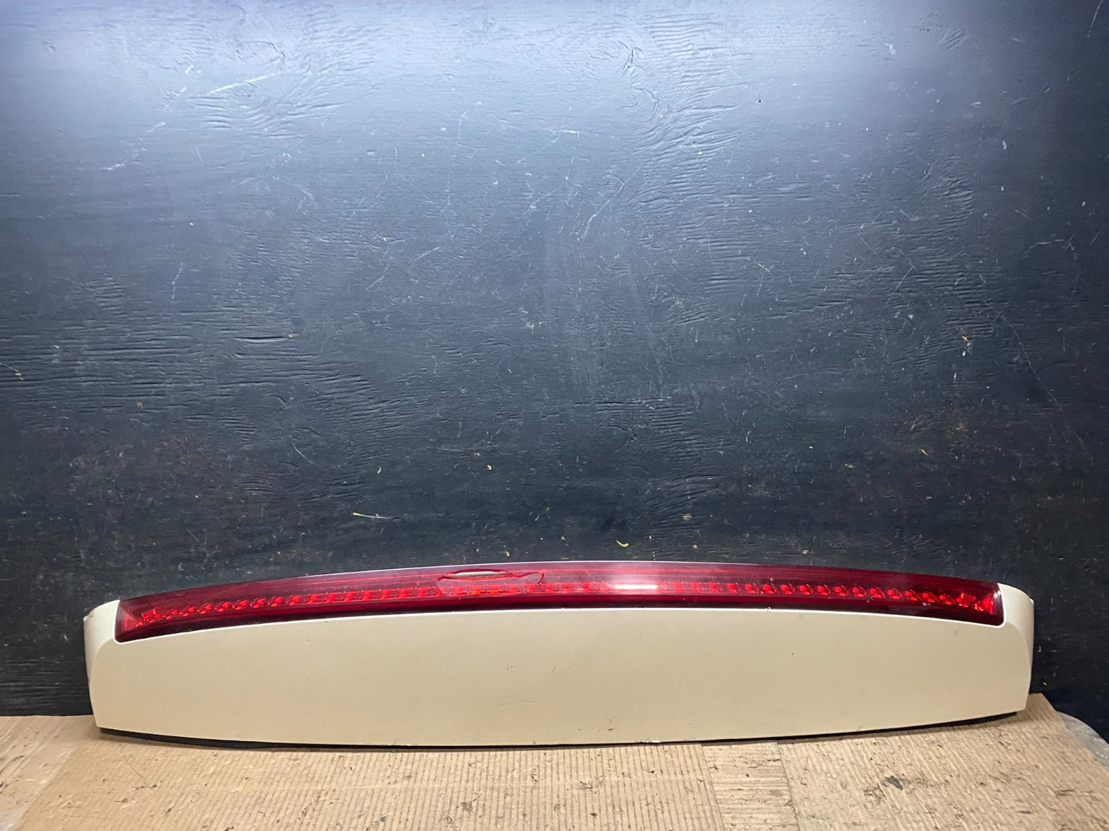 2007 to 2014 Cadillac Escalade Rear Upper Spoiler 3rd Third Brake Light W6080 DG0