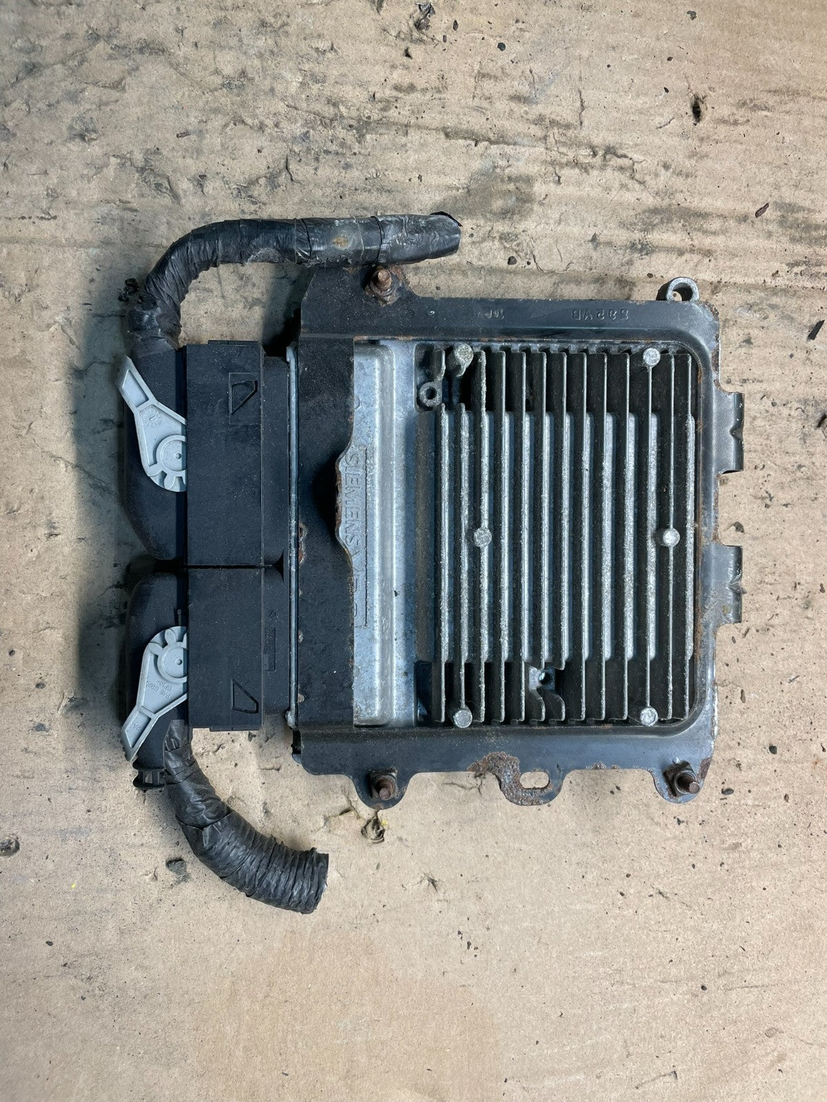 2007 to 2010 Dodge Caliber ECM Engine Computer Module ECU P68027167AD t7468 DG0