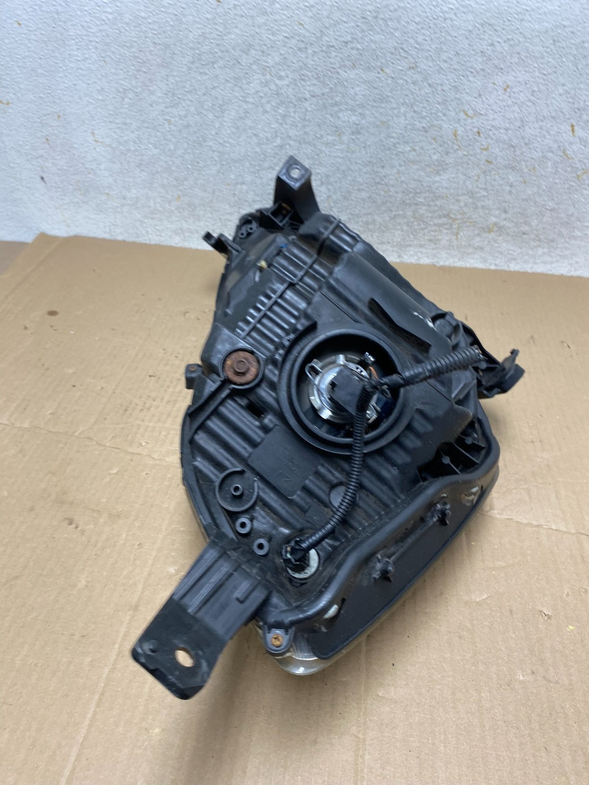 2009 to 2013 Honda Fit Left Driver LH Side Headlight Halogen AI1229 DW8