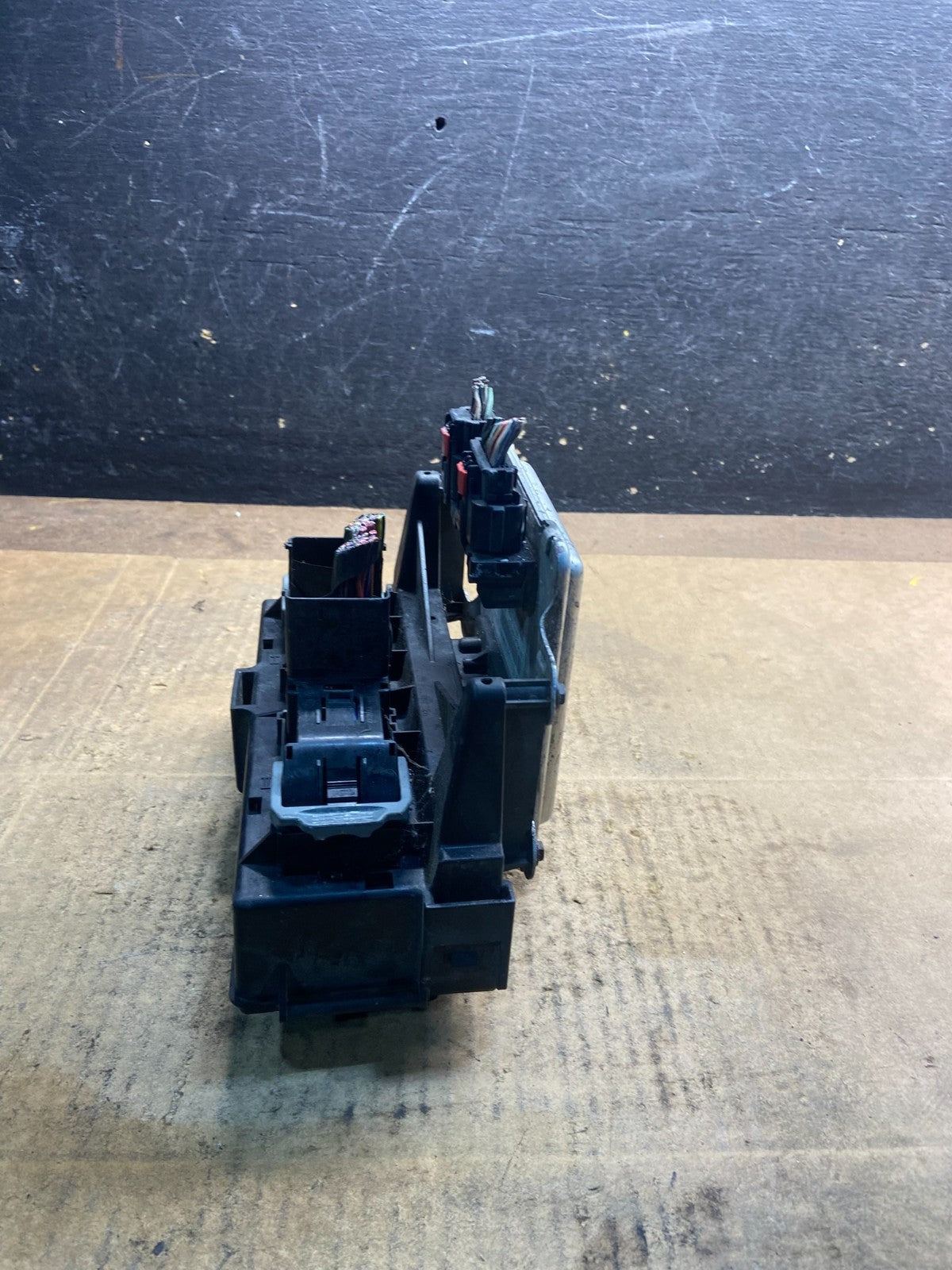 2007 Jeep Grand Cherokee Body Control Module BCM Power Fuse Box Y3749 DG3