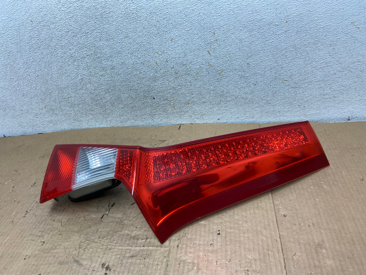 2008 to 2013 Volvo XC70 V70 Right Passenger Tail Light Upper AI8261 LK2