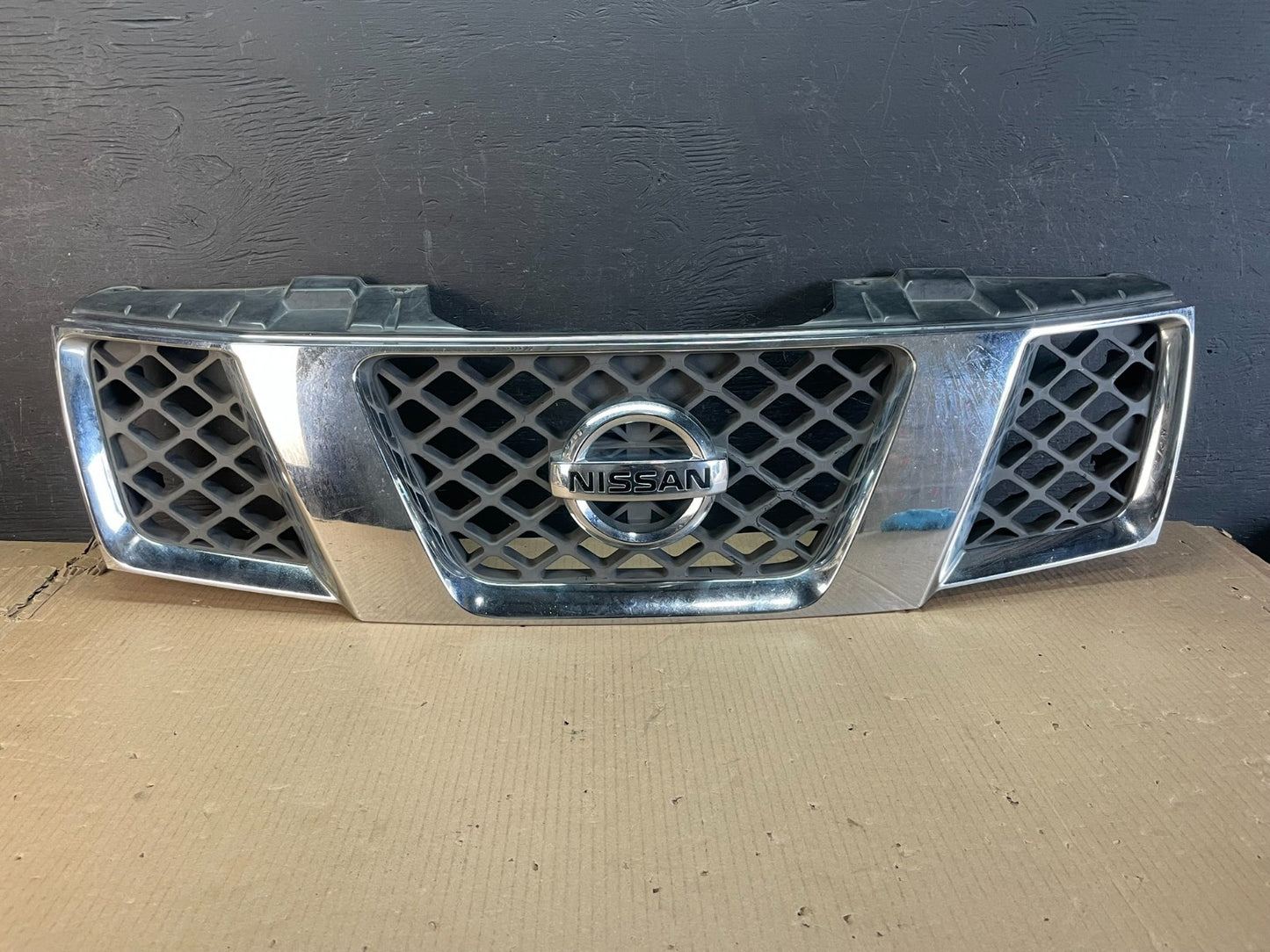2005 - 2007 Nissan Pathfinder Front Upper Grill Grille Aftermarket AE3670 DG0