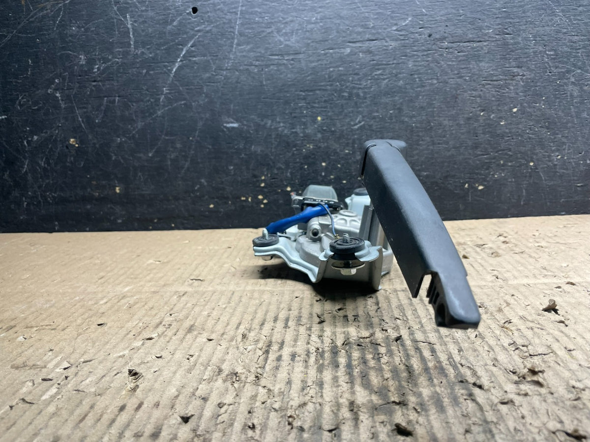 2013 - 2017 Hyundai Elantra GT Rear Glass Windshield Wiper Motor U9172 DG2