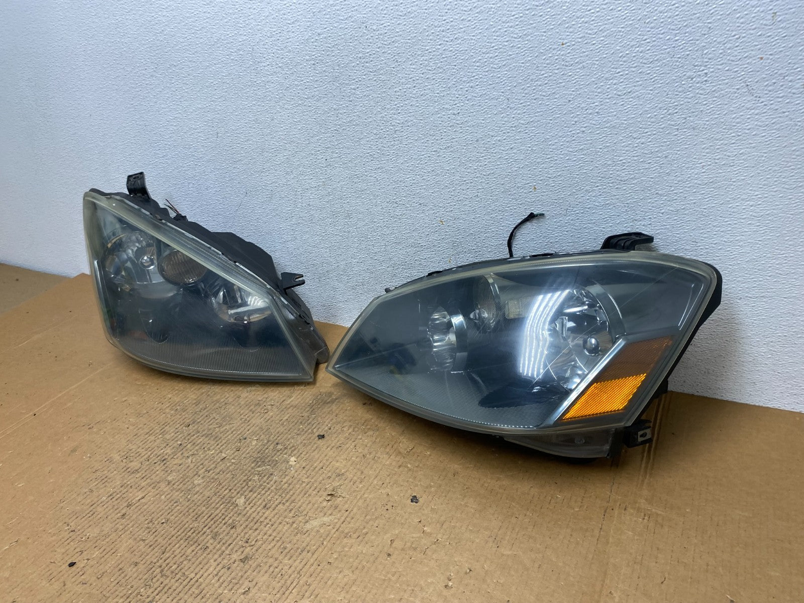 2005 to 2006 Nissan Altima Left+Right Set Halogen Headlights AE2588 DW1