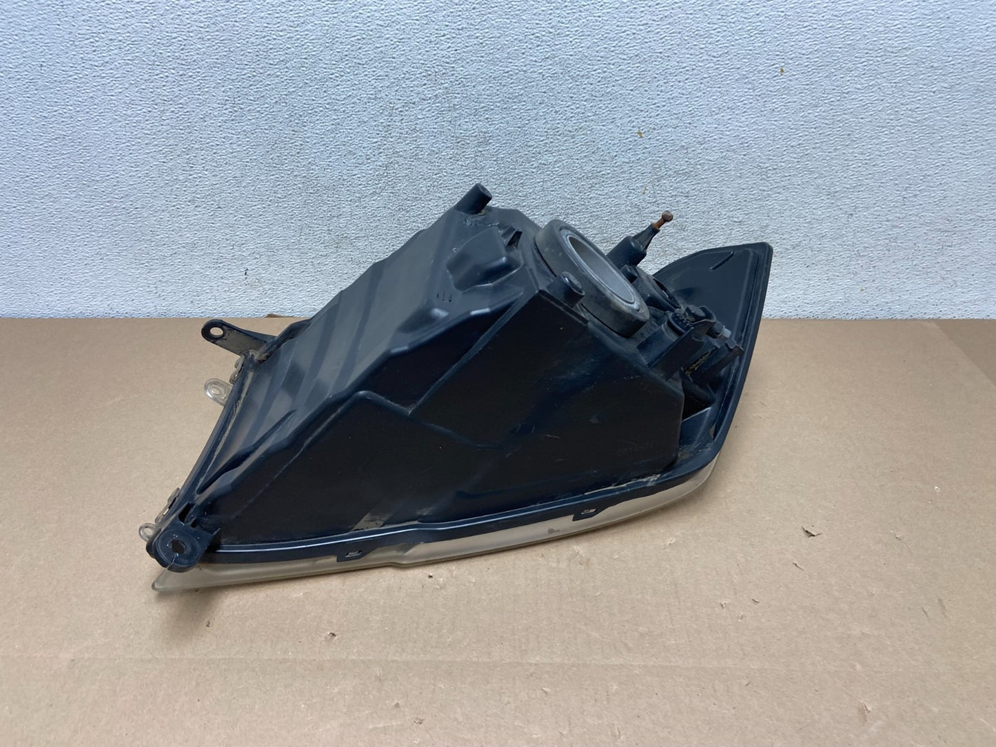 2009 to 2012 Ram 1500 2500 Left Driver LH Halogen Headlight AG5730 DW5