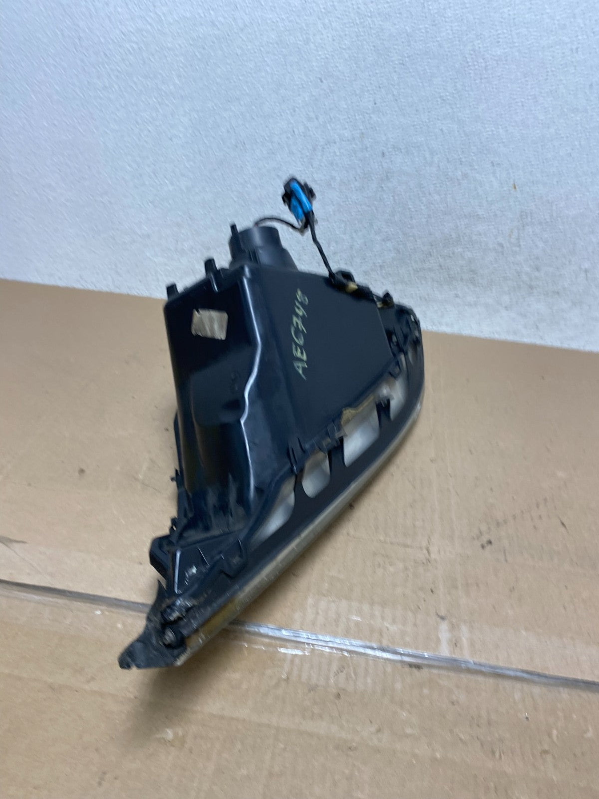2000 to 2005 Mercury Sable Right Passenger Side Halogen Headlight AE6748 DW10