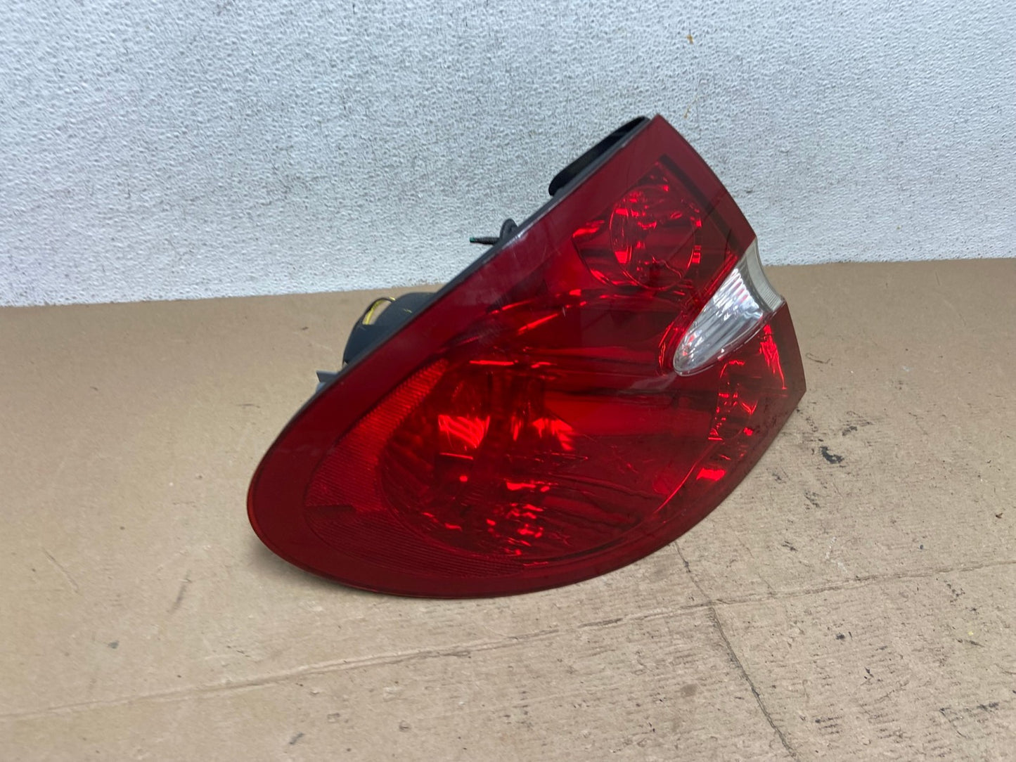 2005 to 2009 Buick Lacrosse Left Driver LH Side Tail Light AF5101 LK2