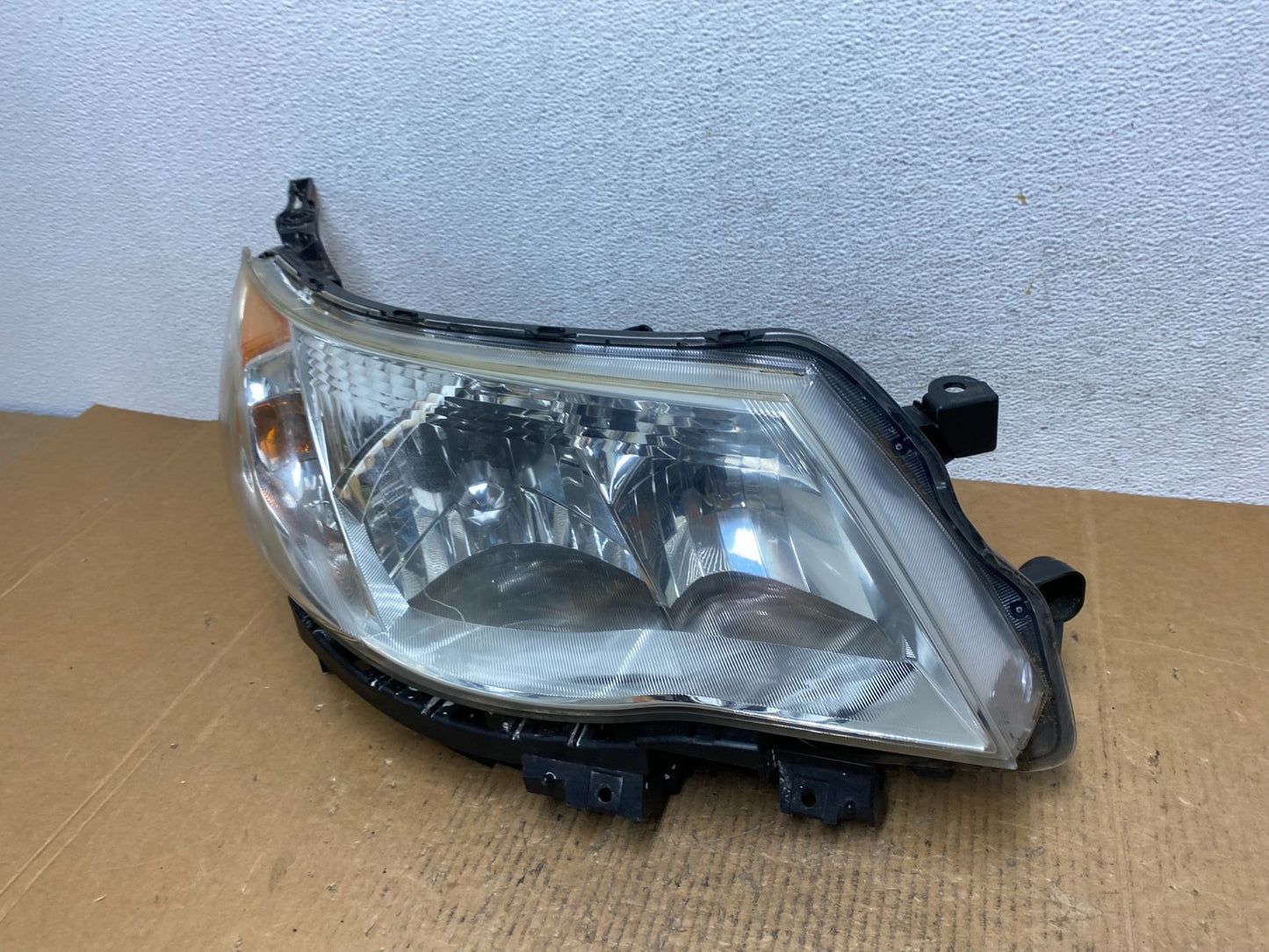 2009 - 2013 Subaru Forester Right Passenger Side Halogen Headlight AE1380 DW1