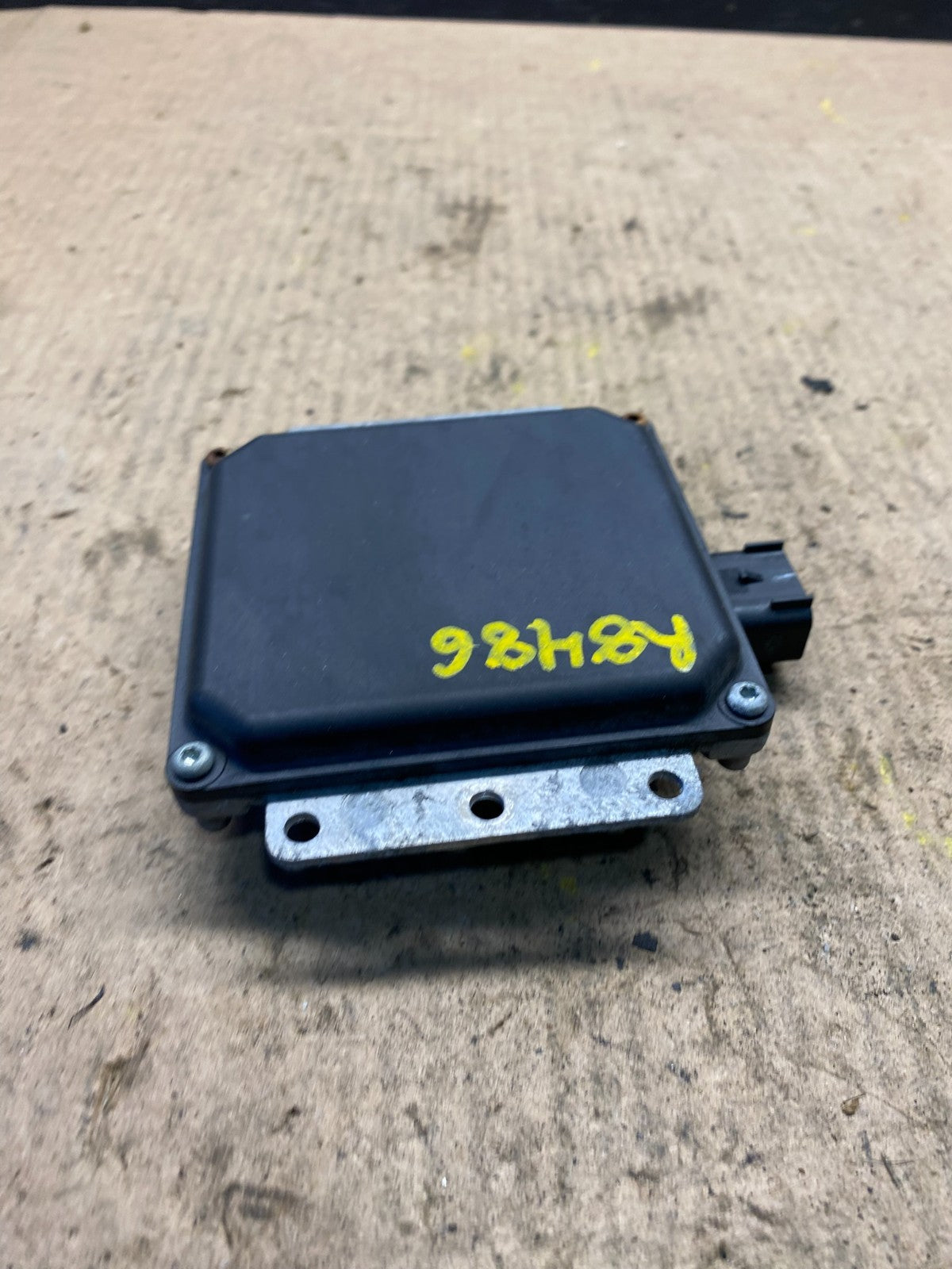 2014 2015 2016 Volvo S60 Rear Blind Spot Monitor Collision Sensor R8486 DG4