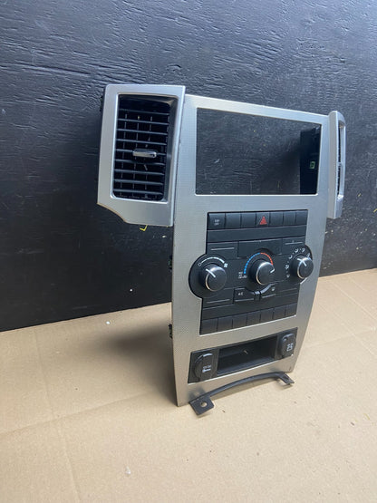 2008 to 2010 Jeep Grand Cherokee Center A/C Heater Climate Control t9123 DG1