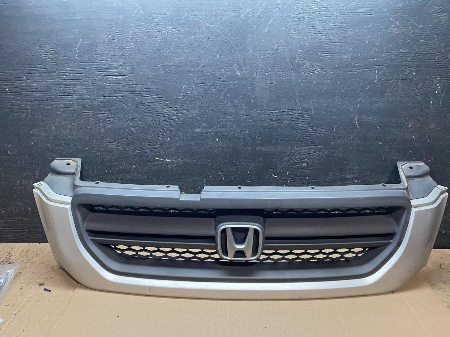 2003 2004 2005 Honda Pilot Front Upper Grill Grille Oem X3063 DG0