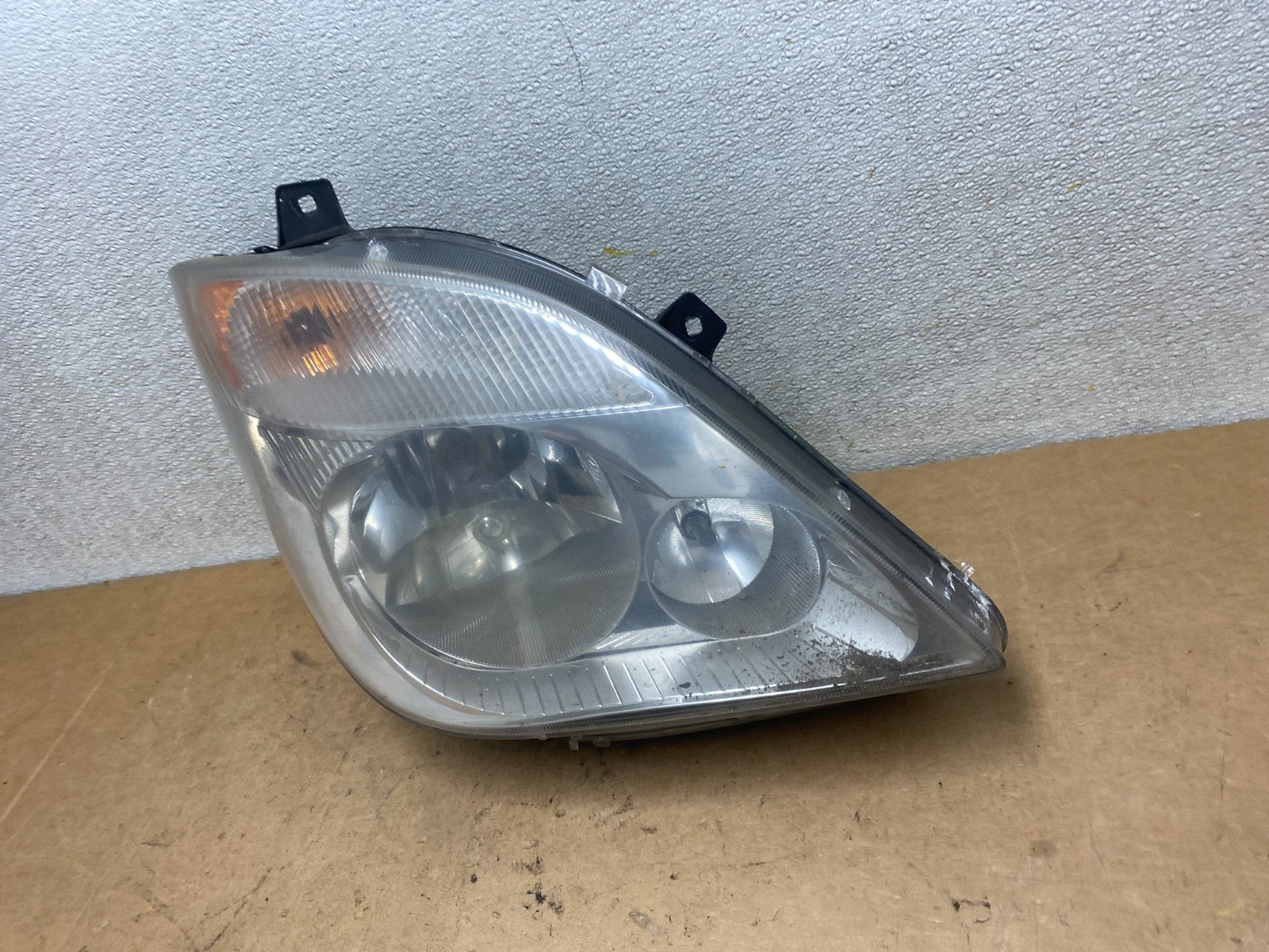 2007 to 2013 Mercedes Sprinter Headlight Right Passenger Halogen Oem X5494 DW1