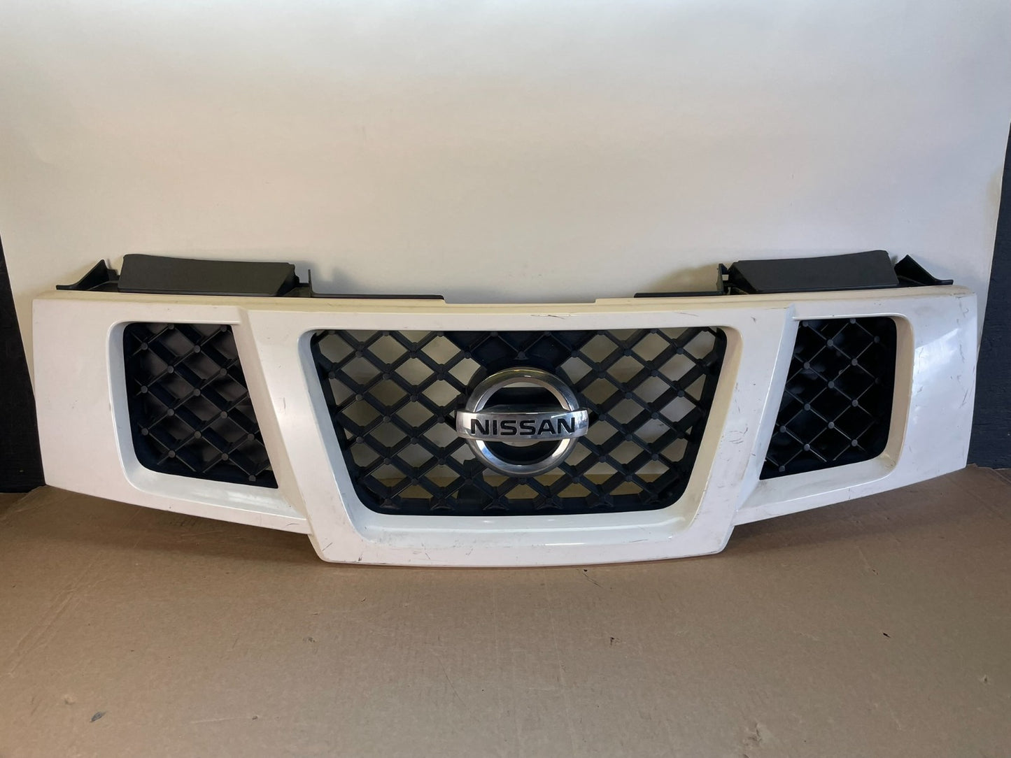 2008-2015 Nissan Armada Front Upper Grill Grille AG9784 DG0
