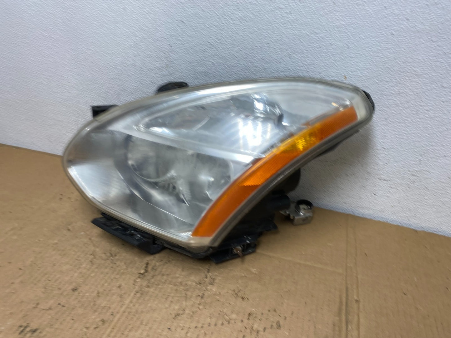 2008 to 2013 Nissan Rogue HID Xenon Headlight Left Driver Lh Side AD2356 DW1
