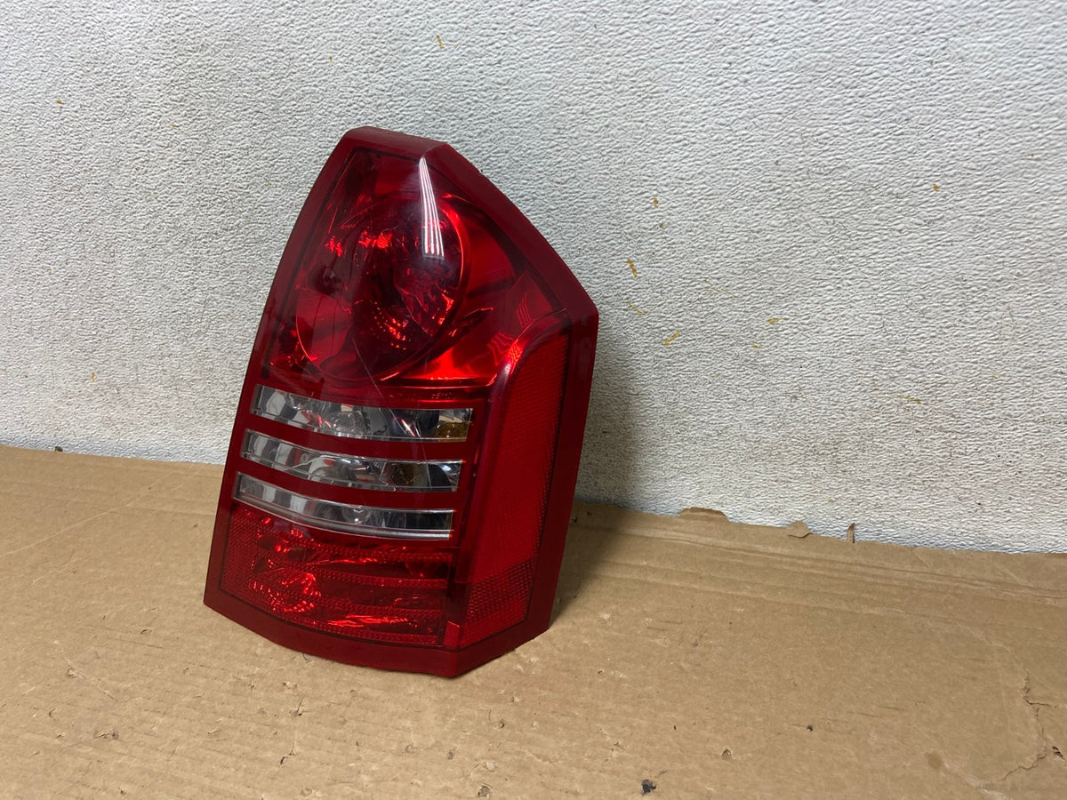2005 2006 2007 Chrysler 300 Right Passenger Rh Side Tail Light AH8474 LK2