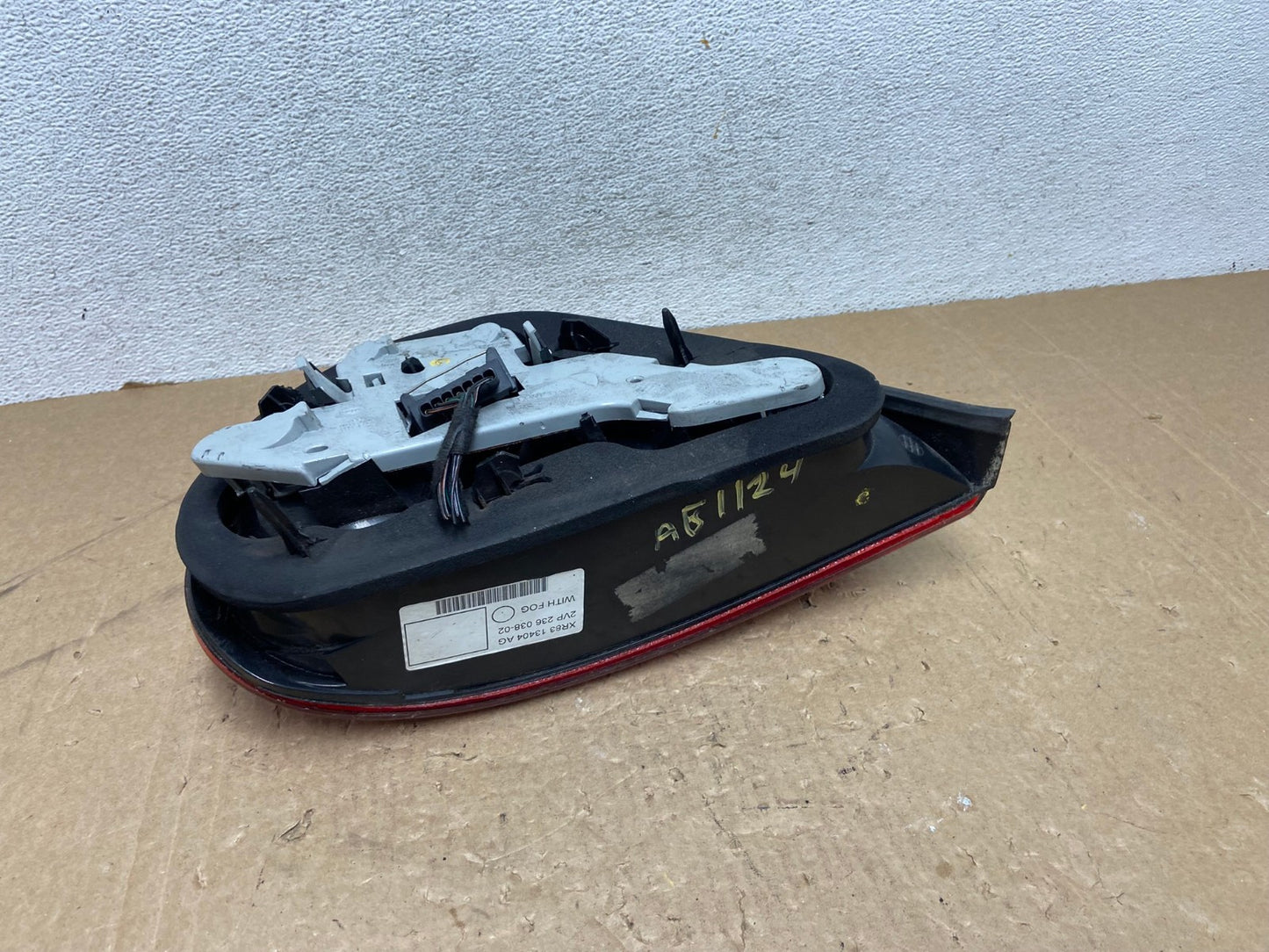 2000 to 2004 Jaguar S-Type Right Passenger RH Side Tail Light AG1124 LK6