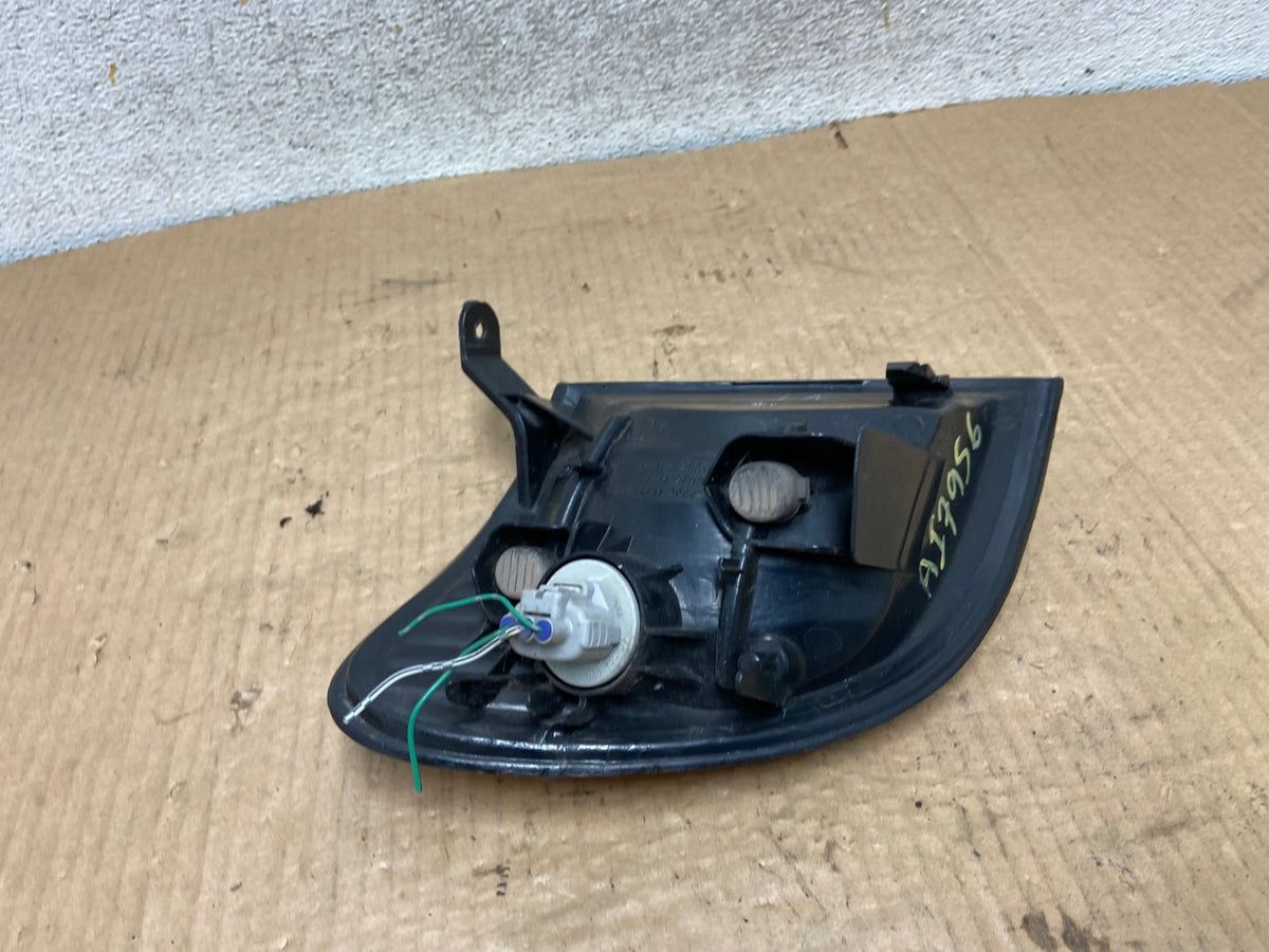 2005 to 2006 Toyota Tundra Left Driver LH Side Turn Signal Light AI7956 LK5