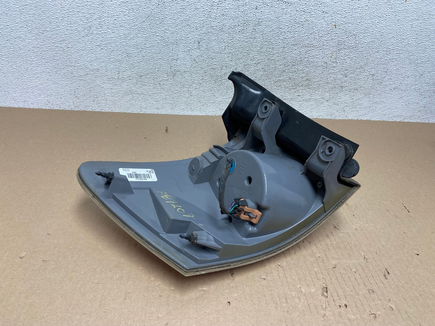 2007 to 2012 GMC Acadia Halogen Tail Light Right Passenger RH Side AE7207 LK5