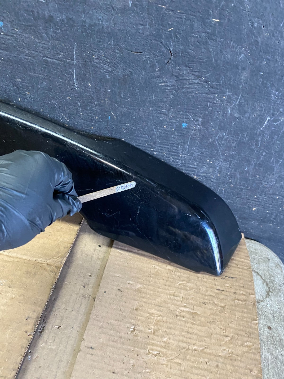 2008 to 2014 Land Rover LR2 Rear Trunk Tail Light Lift Gate Spoiler Q8571 DG7