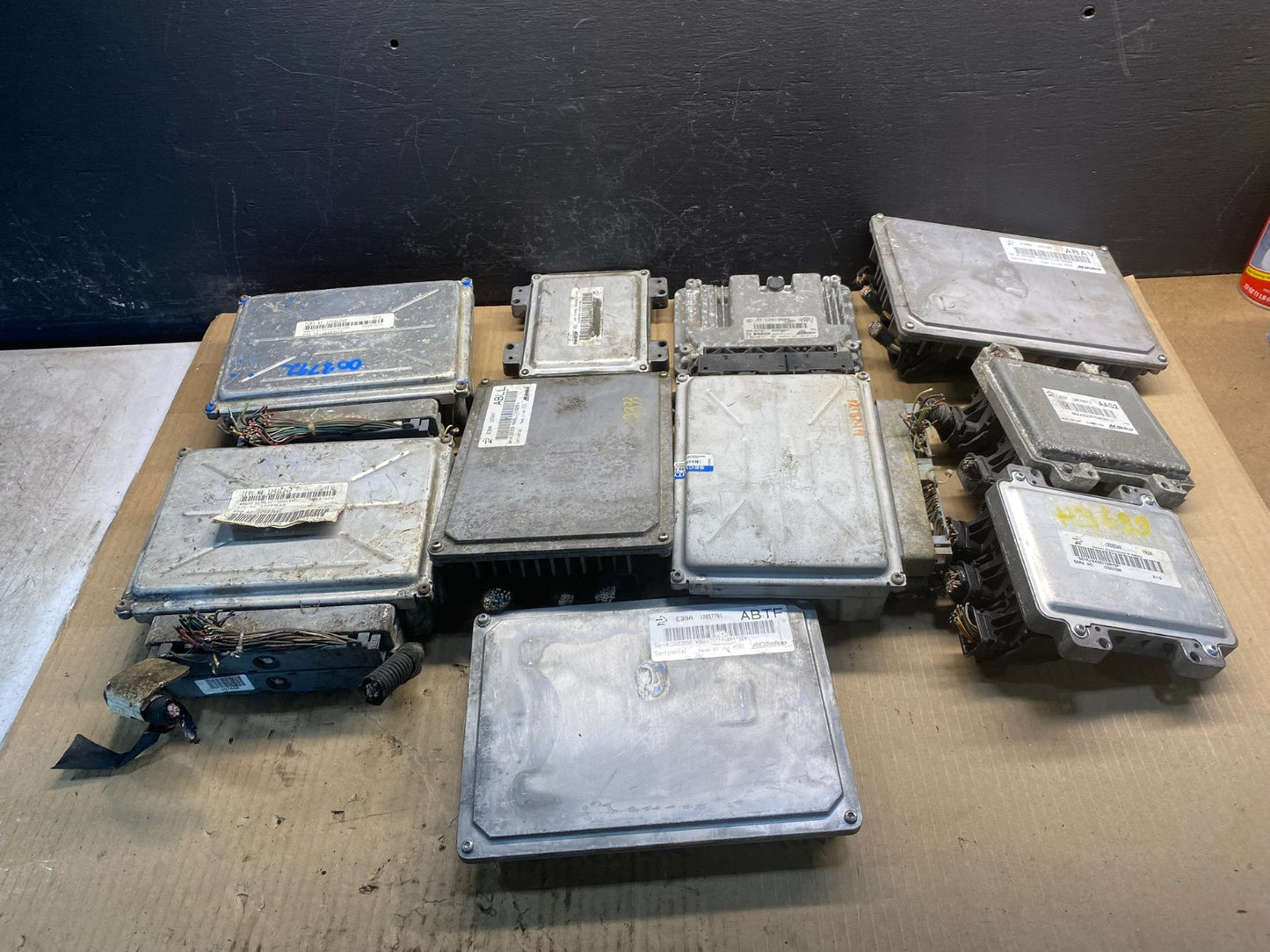 Mix of 10 Chevrolet ECM Engine Computer Module AC09100