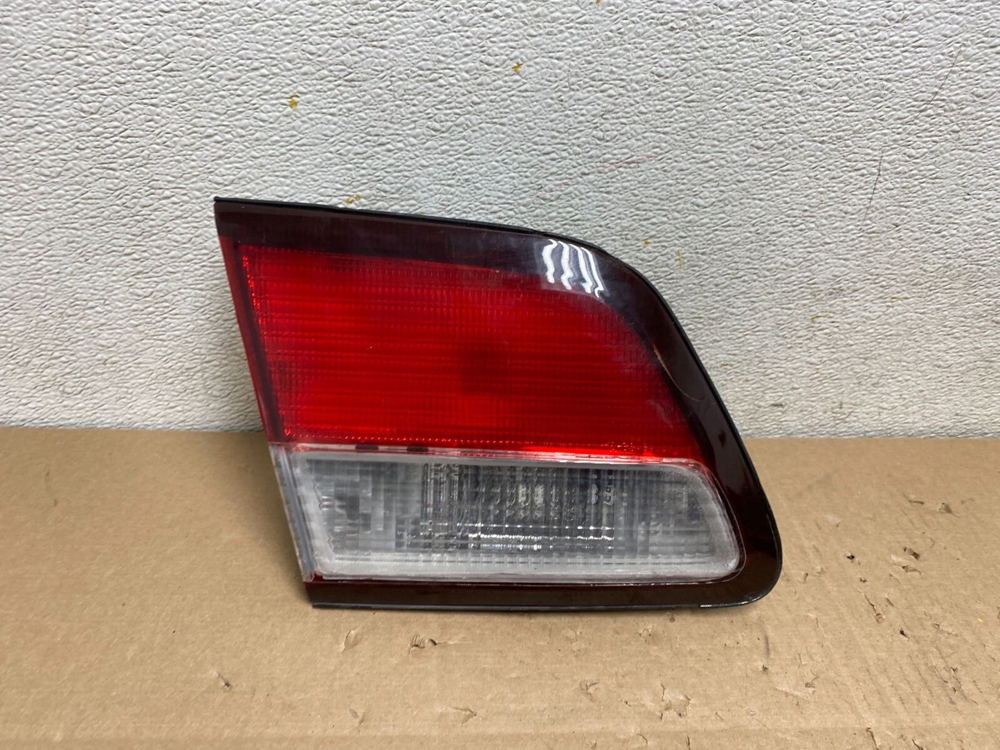 1997 1998 1999 Nissan Maxima Left Driver LH Inner Tail Light Oem I9113 DW0