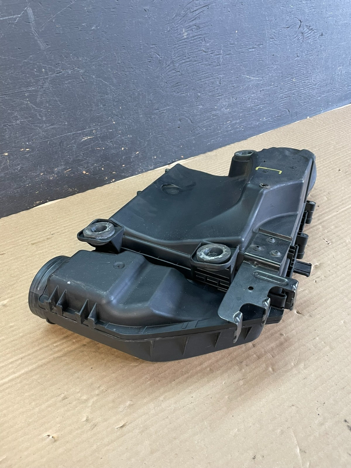 2011 to 2018 BMW X5 Air Intake Cleaner Filter Housing Box AF3427 DG3