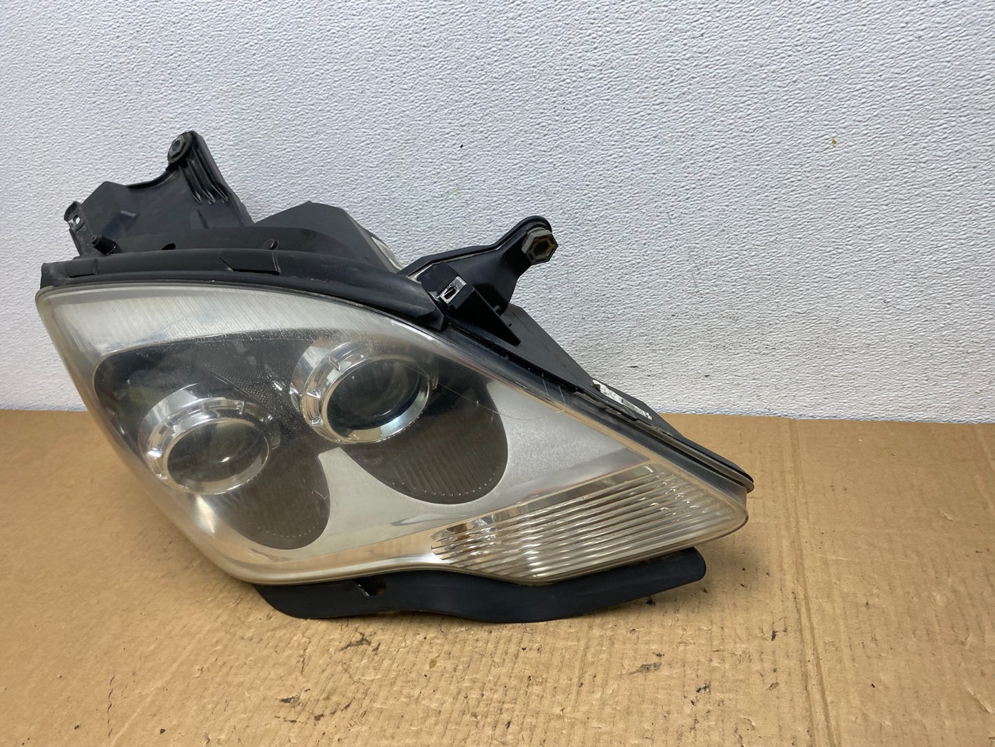 2007-2012 Gmc Acadia Halogen Headlight Right Passenger Side AC7801 DW1