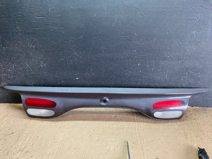 2000 to 2002 Ford Taurus Sedan Trunk Rear Center Lid Tail Light Panel i7989 DG0
