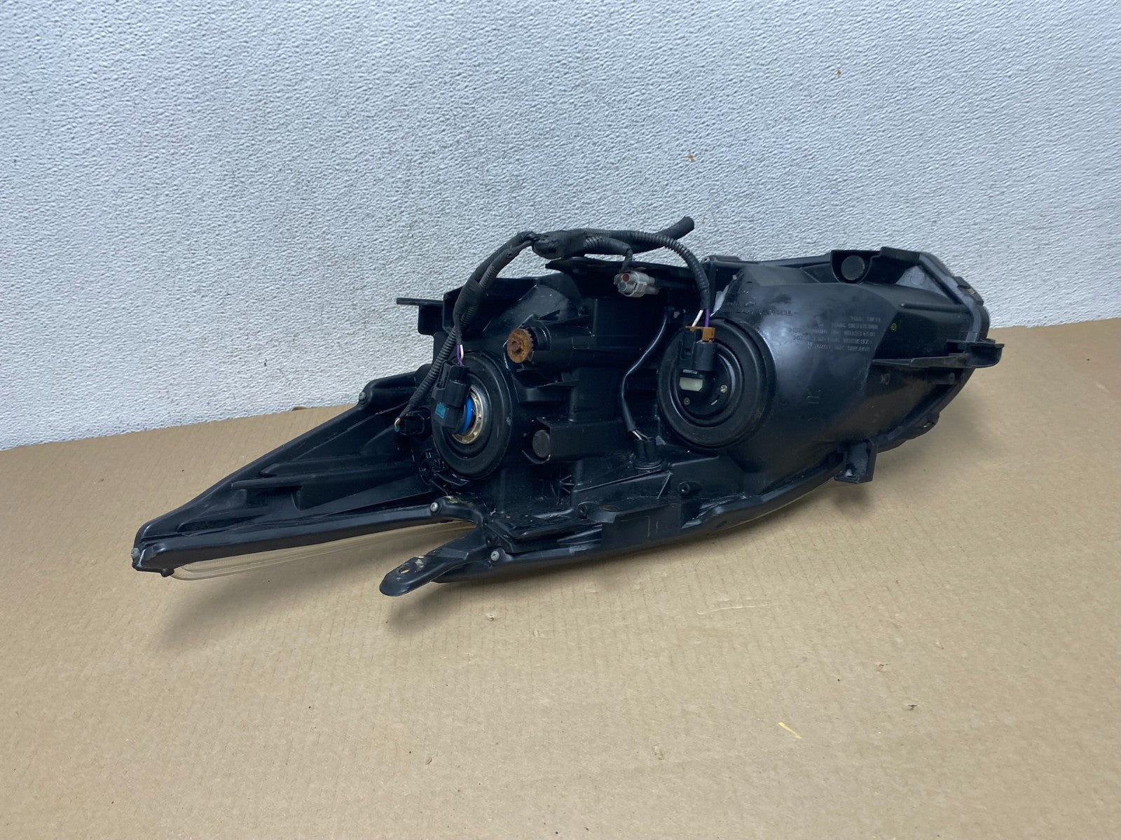 2010 - 2011 Toyota Prius Right Passenger Rh Blue Halogen Headlight AG5828 DW6