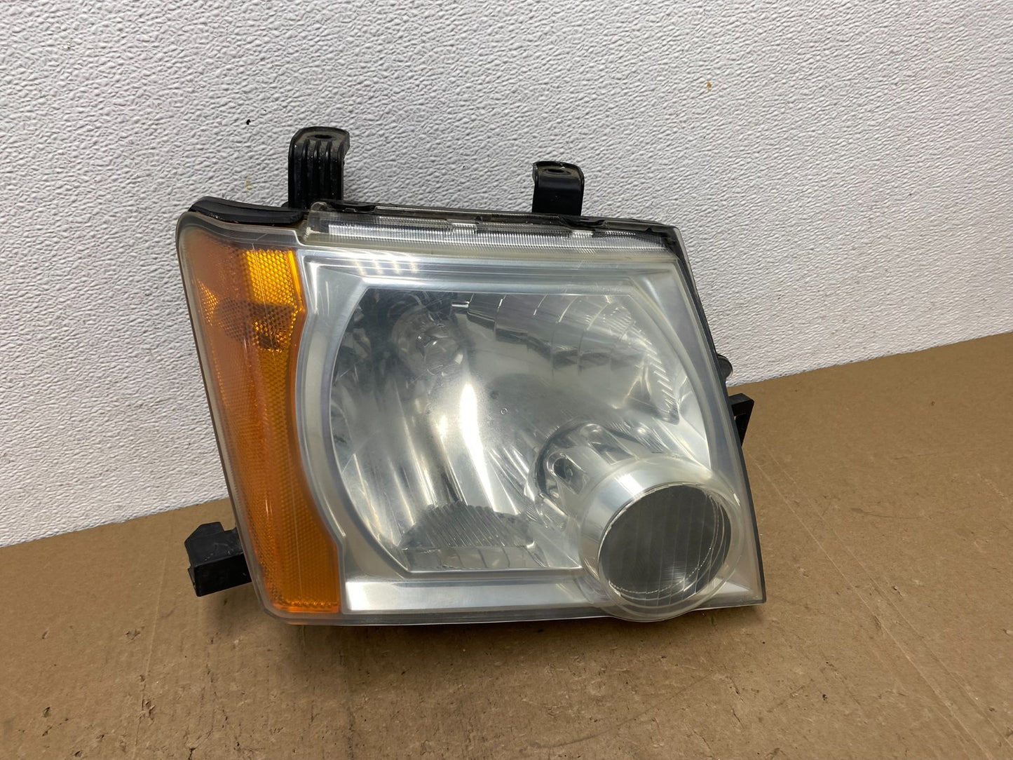 2005-2015 Nissan Xterra Right Passenger RH Headlight AC6085 DW0