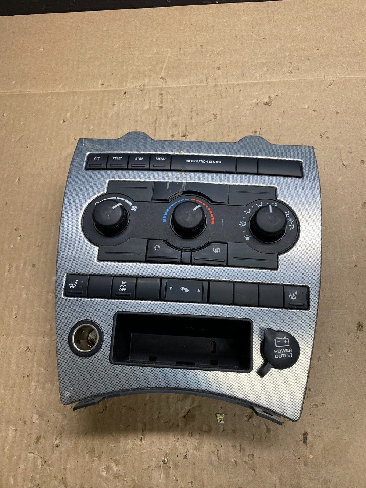 2005 2006 2007 Jeep Commander Grand Cherokee A/C Climate Control Bezel AC6605 DG0