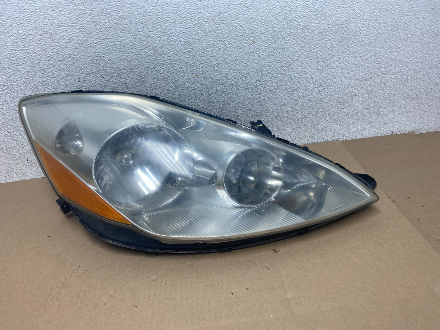 2006 to 2010 Toyota Sienna Right Passenger Rh Side Headlight Halogen AG5714 DW0