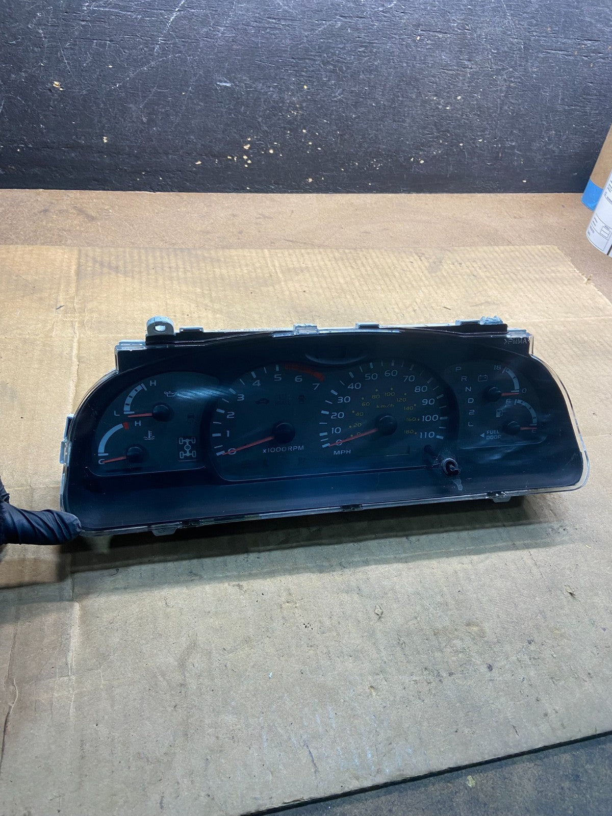 2001 to 2004 Toyota Sequoia Speedometer Insrument Gauge Cluster Y4571 DG0