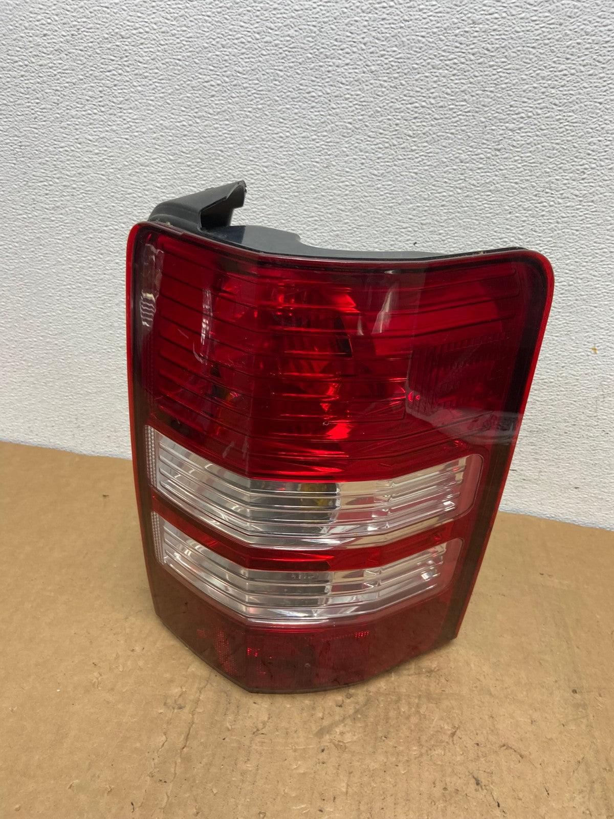 2008 to 2012 Jeep Liberty Right Passenger RH Side Tail Light AD1338 LK0