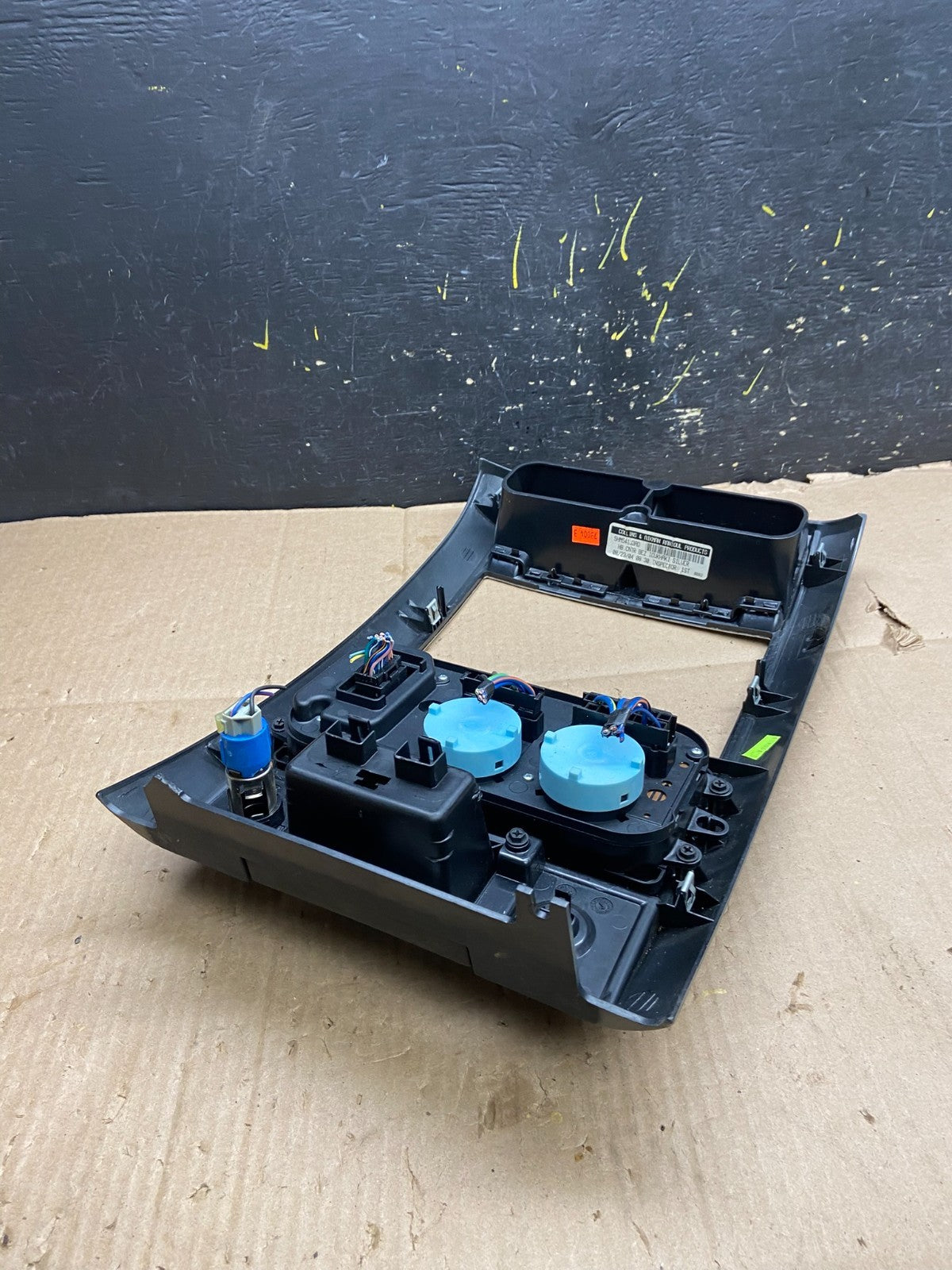 2005-2009 Dodge Durango Heat AC Climate Temperature Control Radio Bezel Y2421 DG4