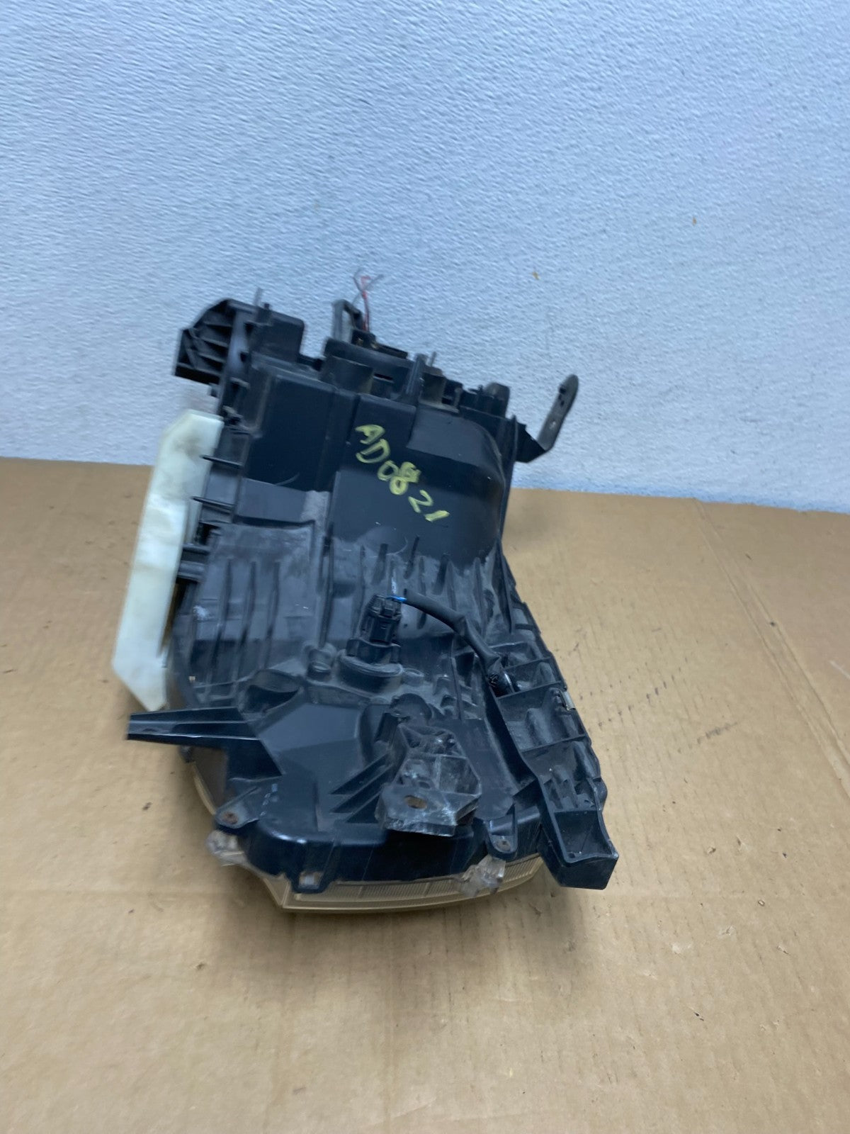 2009-2011 Nissan Cube Left Driver LH Side Headlight Halogen AD0821 DW6