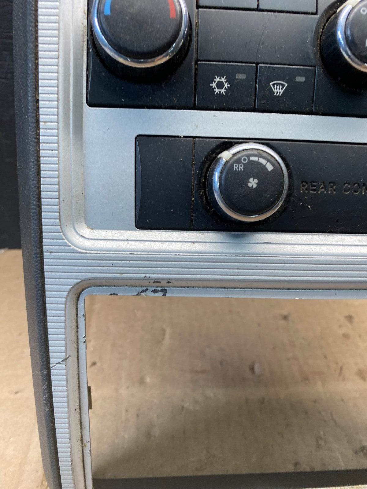 2009 2010 Dodge Journey Center Dash A/C AC Climate Control Bezel Trim R8972 DG3